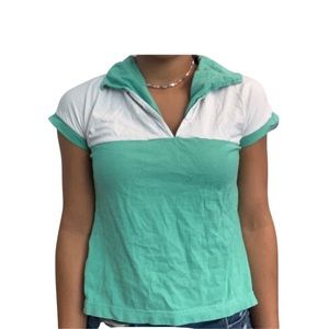 Teal Women’s H&M T-Shirt V-Neck Collar Size 8 (Medium)
